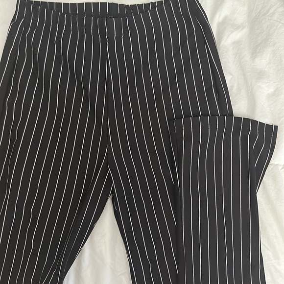 Women’s trousers stripped leggings - Picture 2 of 3